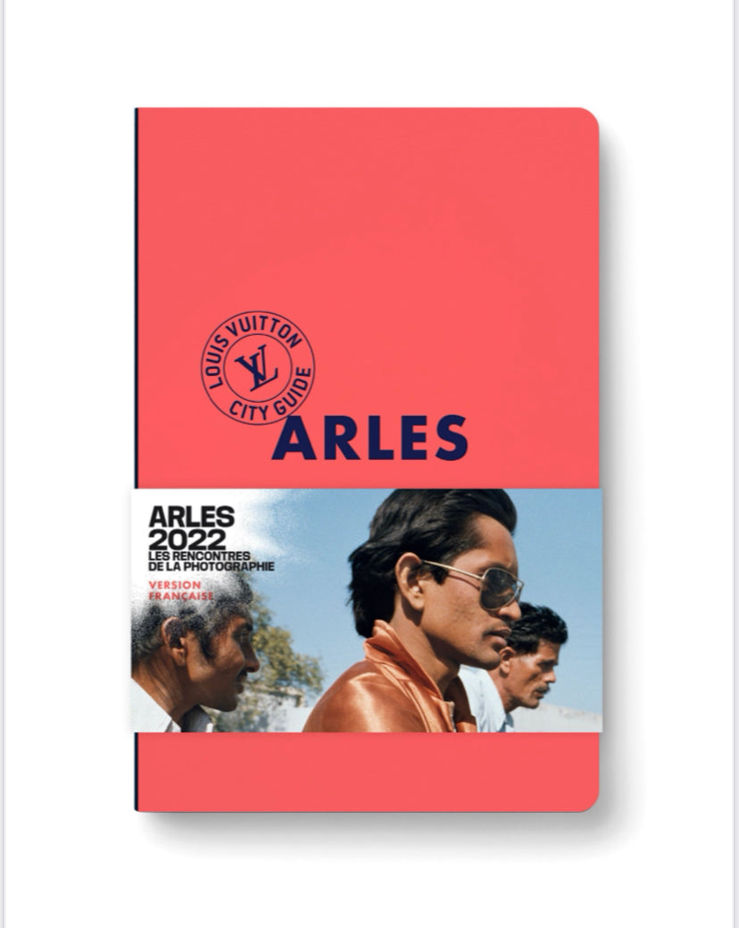 ALYSCAMPS DANS LE LOUIS VUITTON CITY GUIDE  ARLES édition 2022!!!